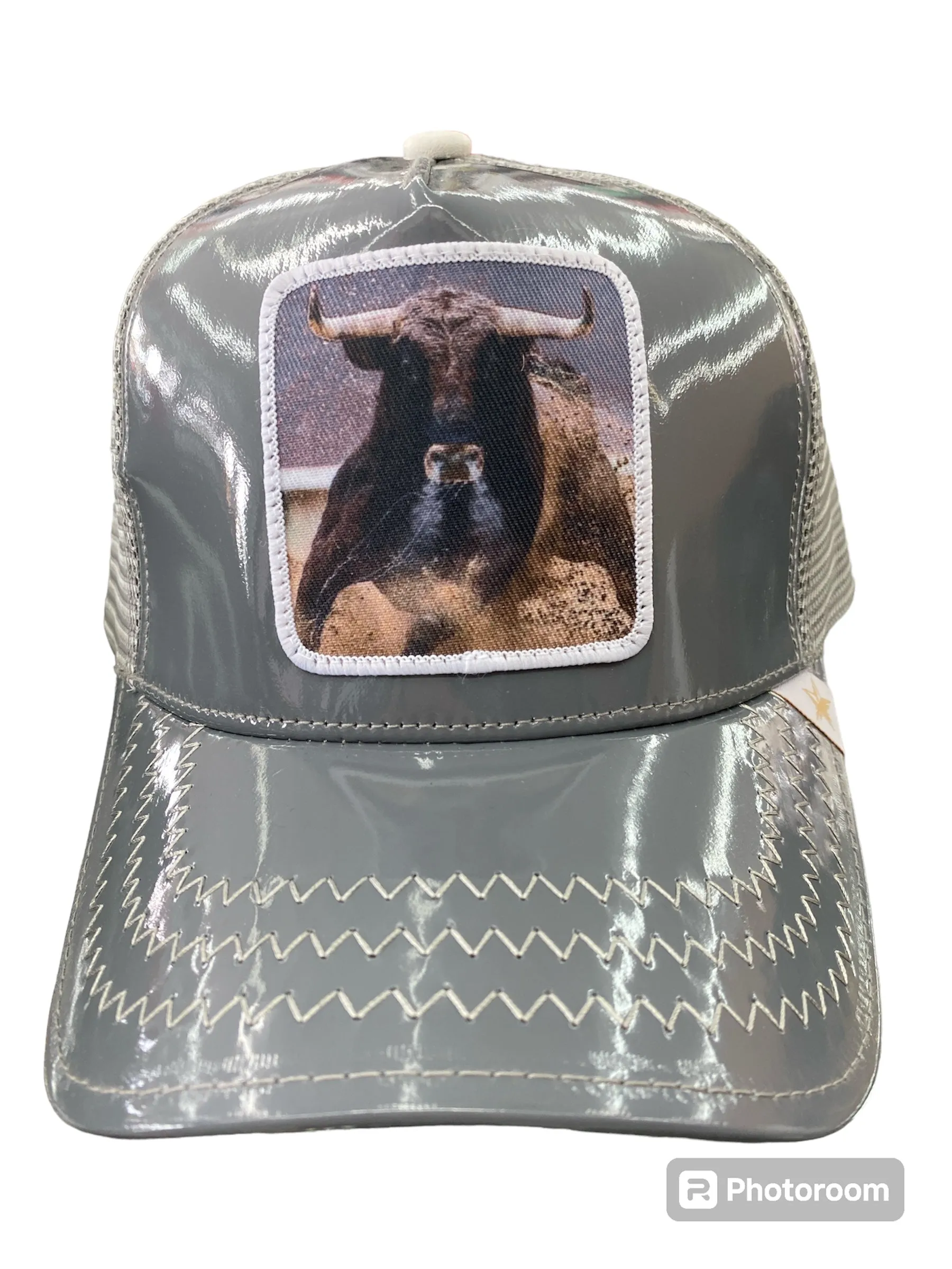 Men GOLD STAR Bull Trucker Hat