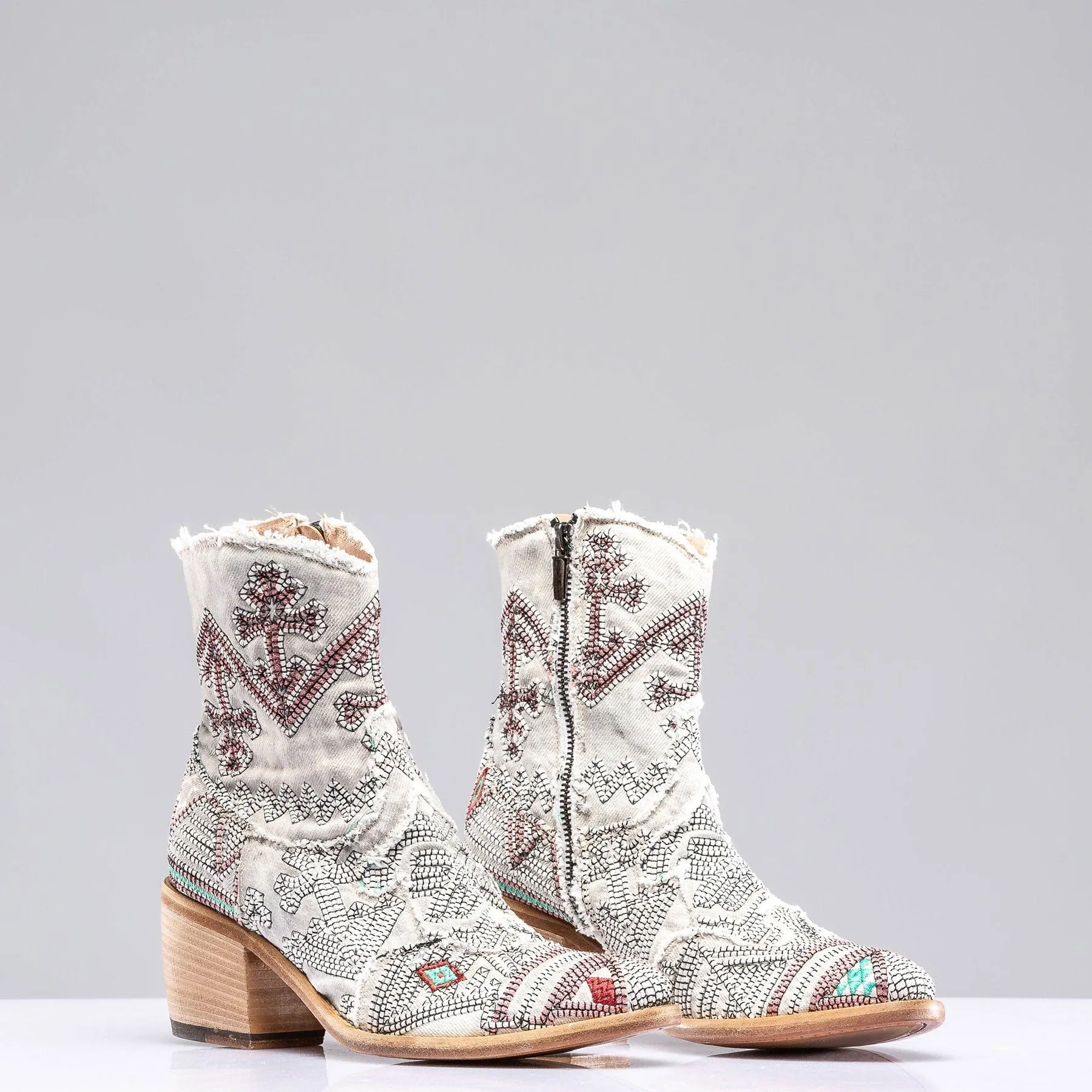 Minerva Boot In White W/ Blk & Pink Embroidery