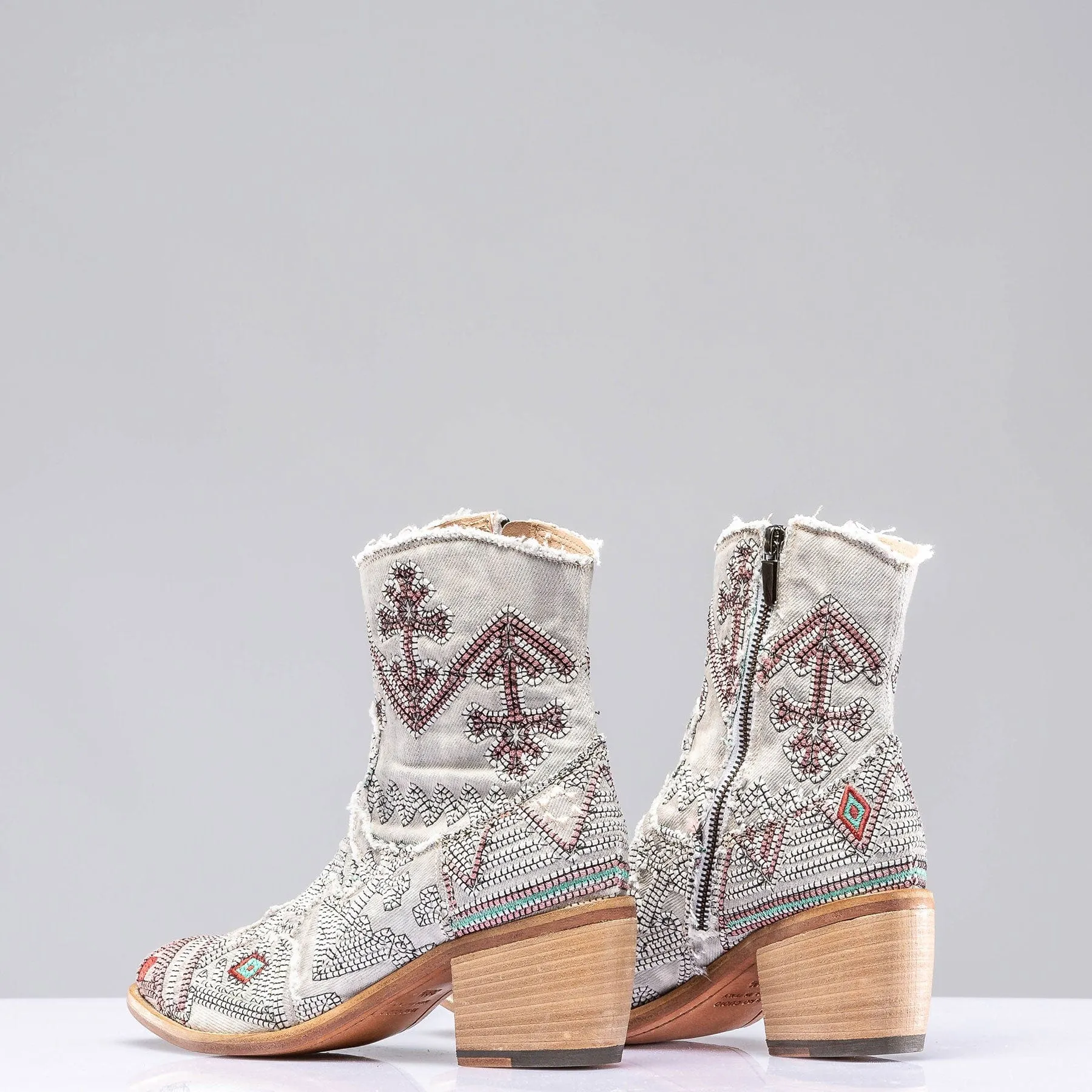 Minerva Boot In White W/ Blk & Pink Embroidery