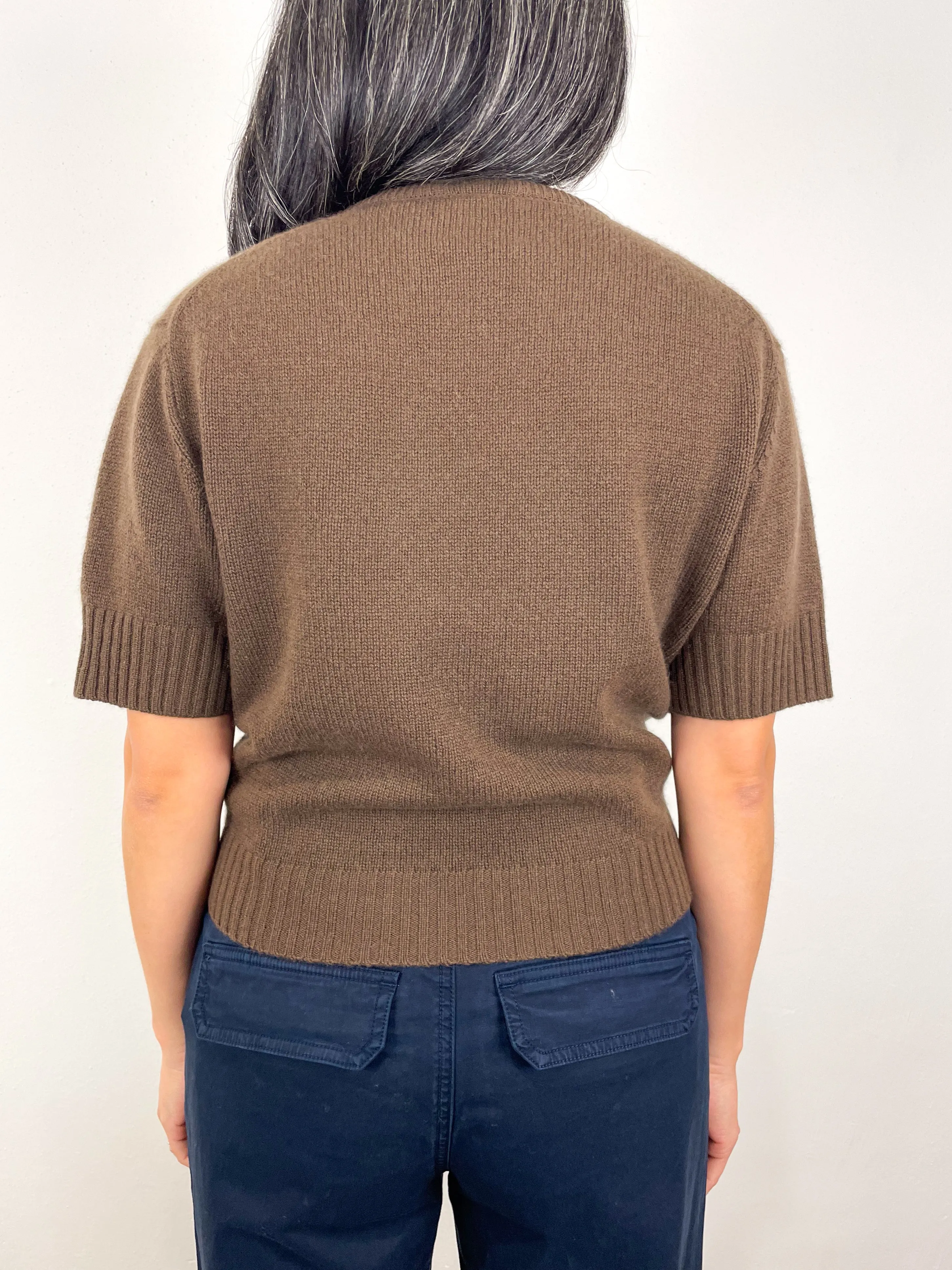 V-Sweater in Breadnut